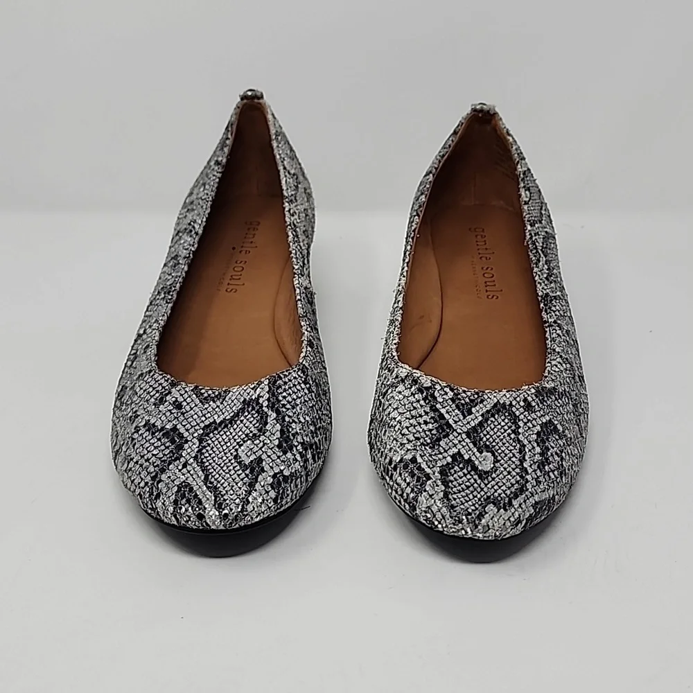 Gentle Souls Embossed Snake Print Leather Priscille Pumps Size 9